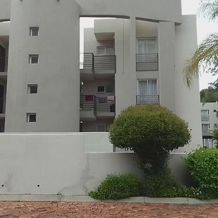 The Apartment On Katherine Street In Central Sandton 요하네스버그 외부 사진